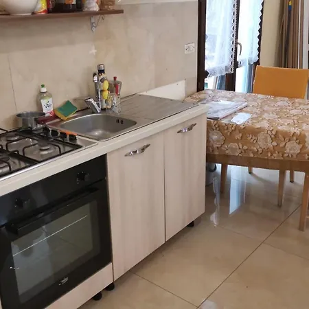 לינה וארוחת בוקר Con Parking מטרה