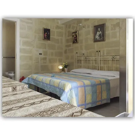 Con Parking Bed & Breakfast Matera